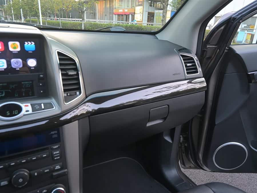 Chevrolet Captiva 2016 imagen de coche #35