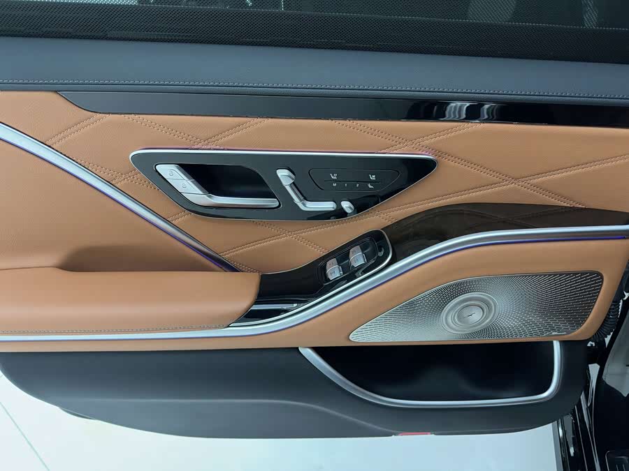 Mercedes-Benz Maybach S Class 2021 car image #35