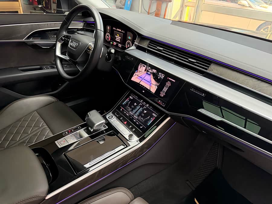 Audi A8 2021 imagem de carro #35