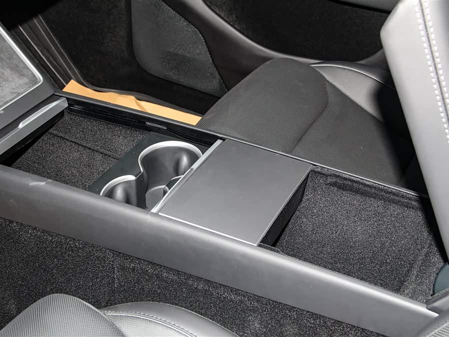 特斯拉 Model Y L 2025 汽车图片 #35