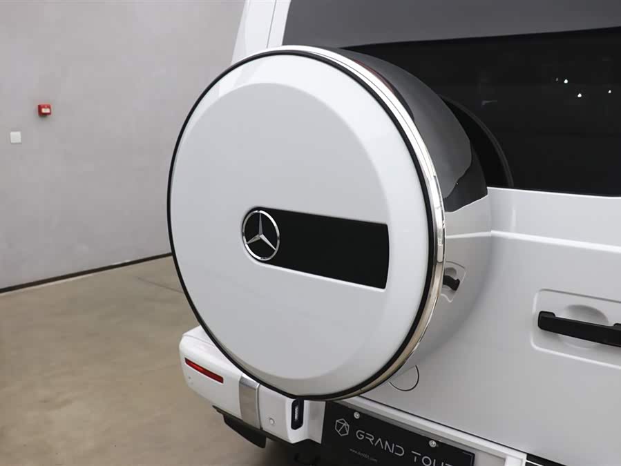 Mercedes-Benz 2025 car image #35