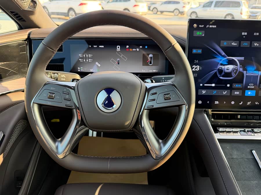 Denza Z9 2024 immagine di auto #35