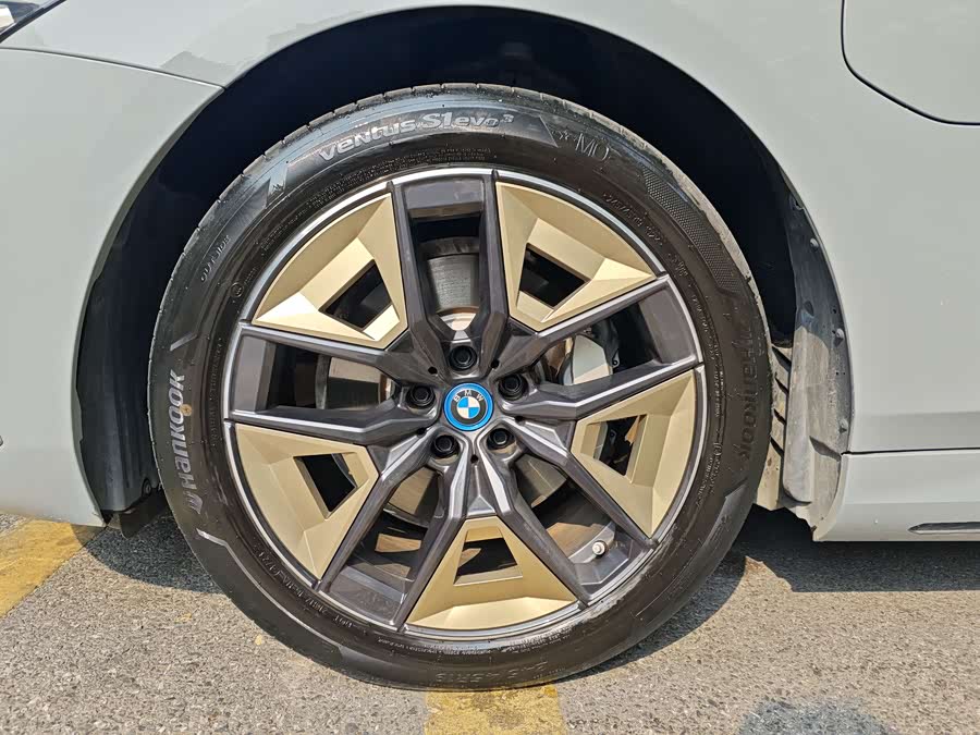 BMW i5 2024 #35 BMW i5 2024 car image #35