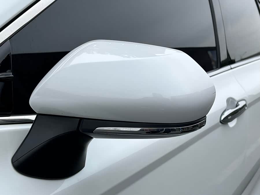 Toyota Camry 2023 car image #35