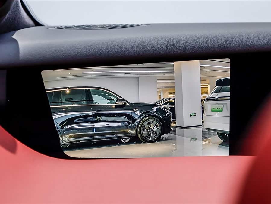 Avatr 06 2025 car image #35