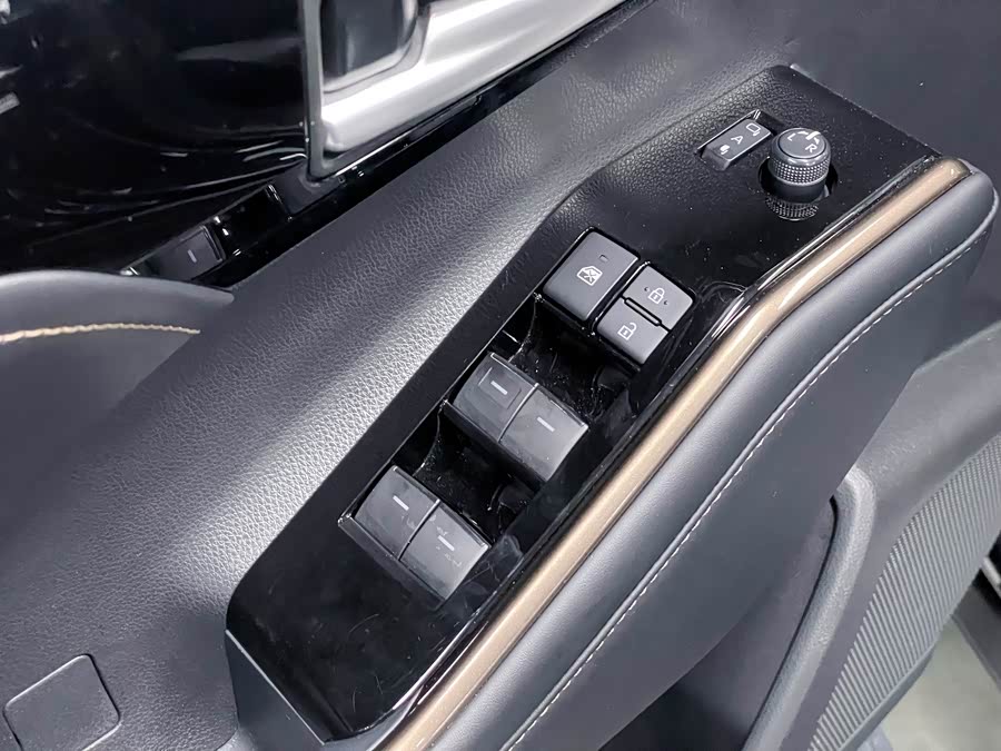Toyota Highlander 2023 car image #35