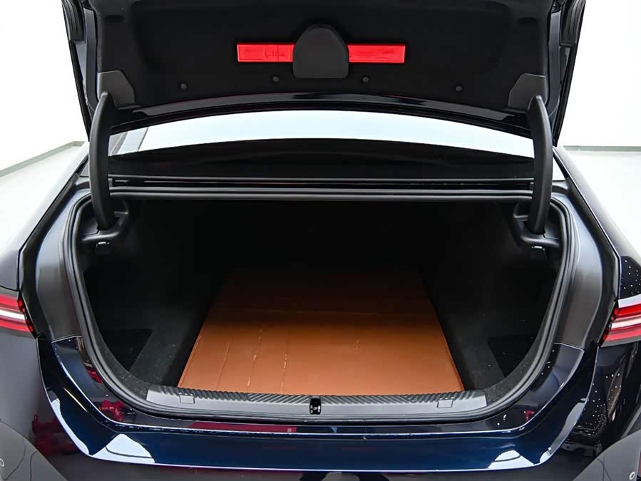 BMW 5 Series 2024 car image #35