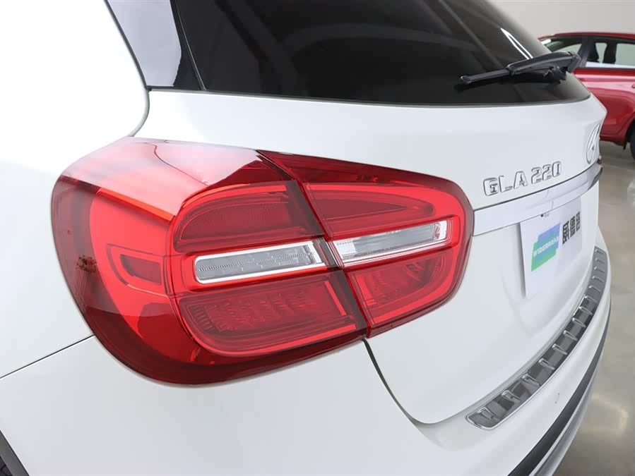 Mercedes-Benz GLA Class 2016 car image #35