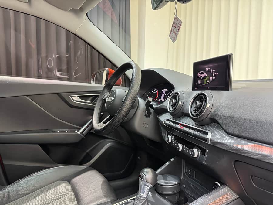 Audi Q2L 2020 صورة سيارة #35