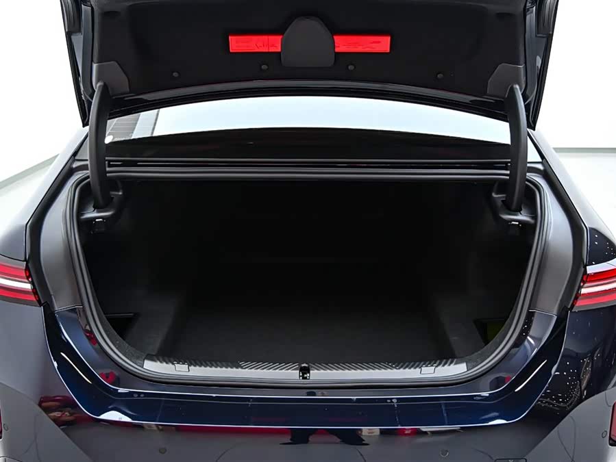 BMW 5 Series 2025 car image #35