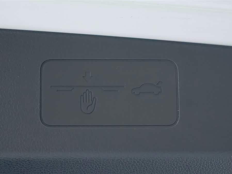 Volkswagen Golf 2022 car image #35