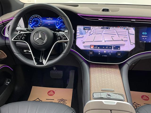 Mercedes-Benz EQS SUV 2025 car image #35