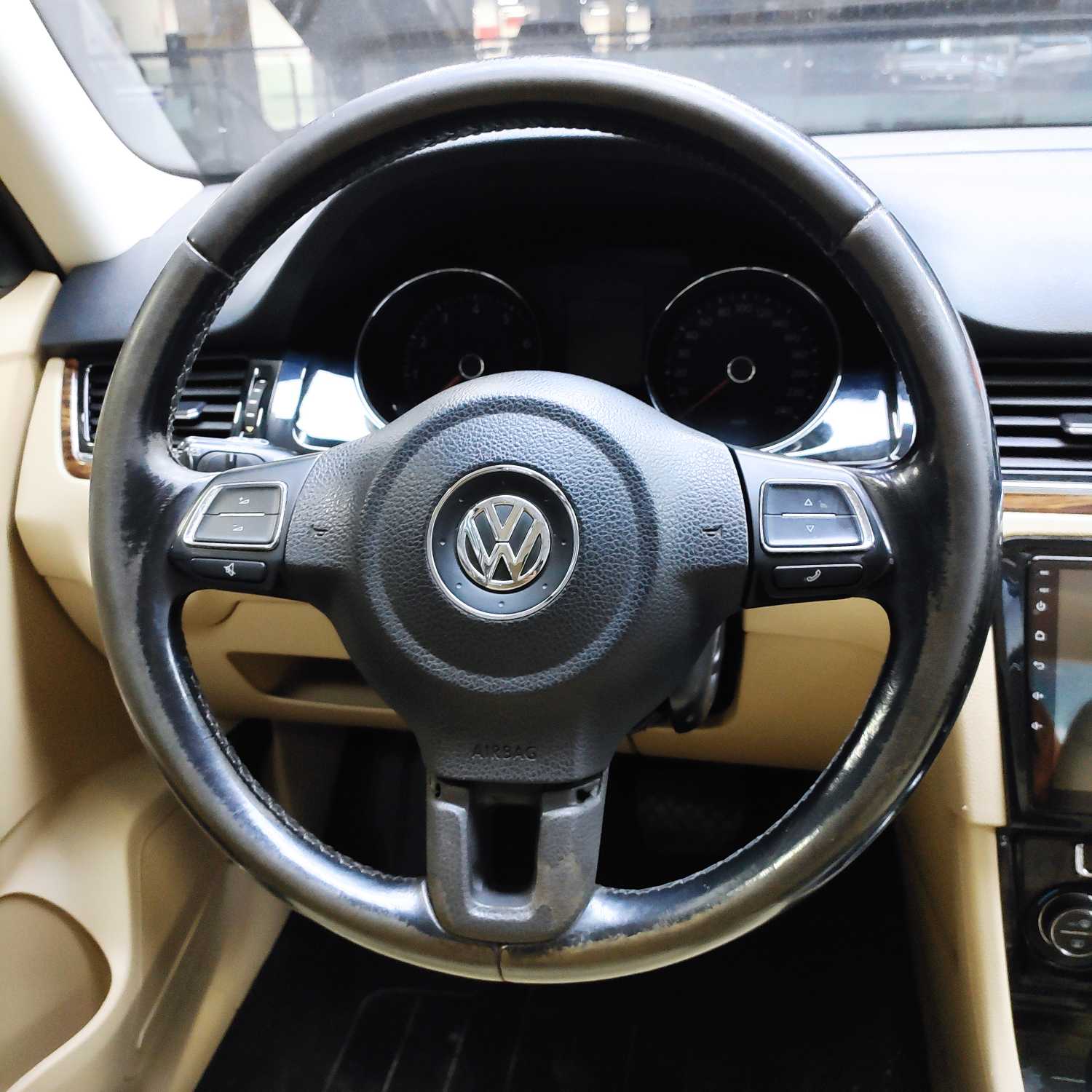Volkswagen Bora 2013 car image #35