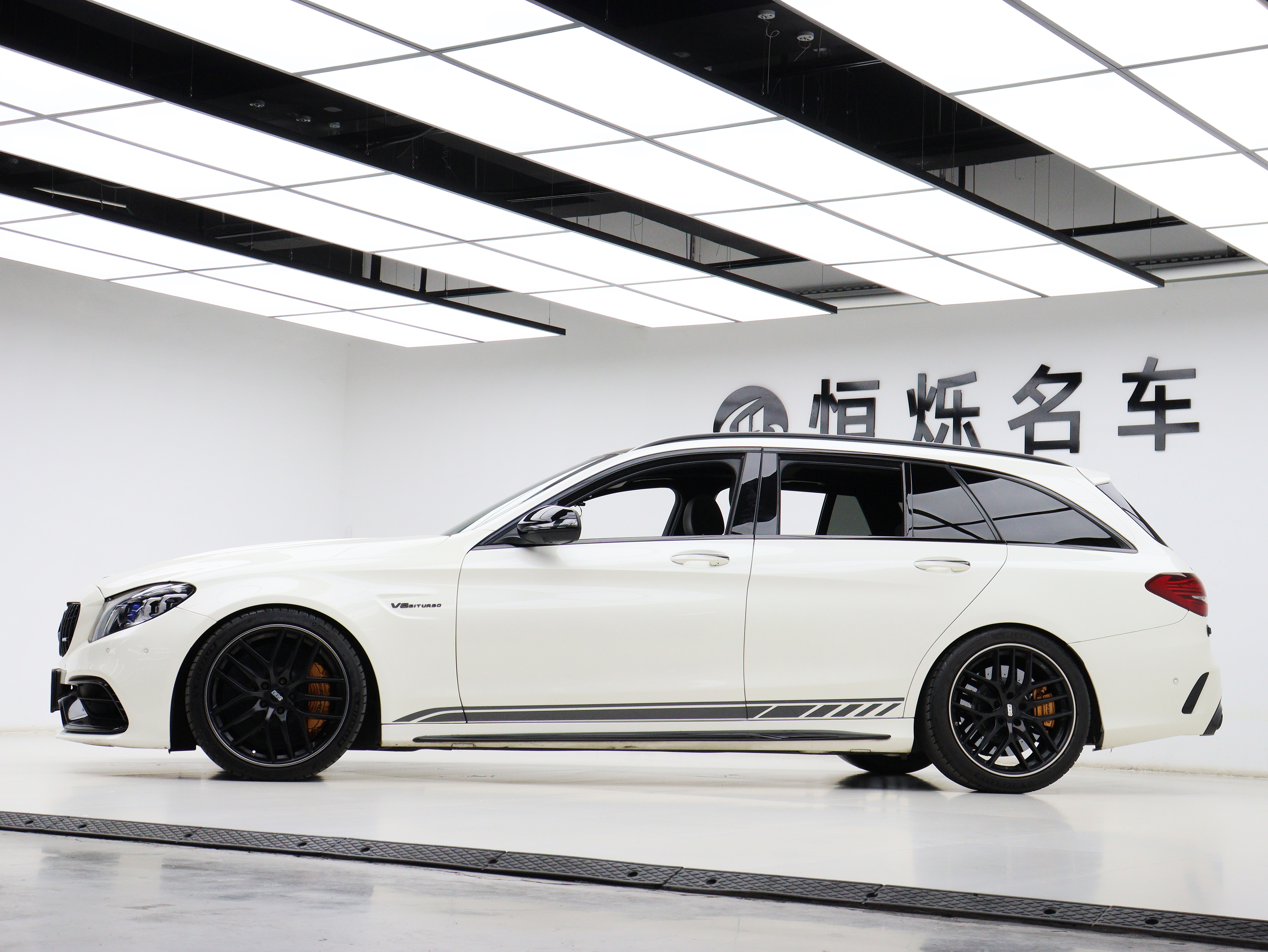 Mercedes-Benz C AMG 2020 #35 Mercedes-Benz C AMG 2020 صورة سيارة #35