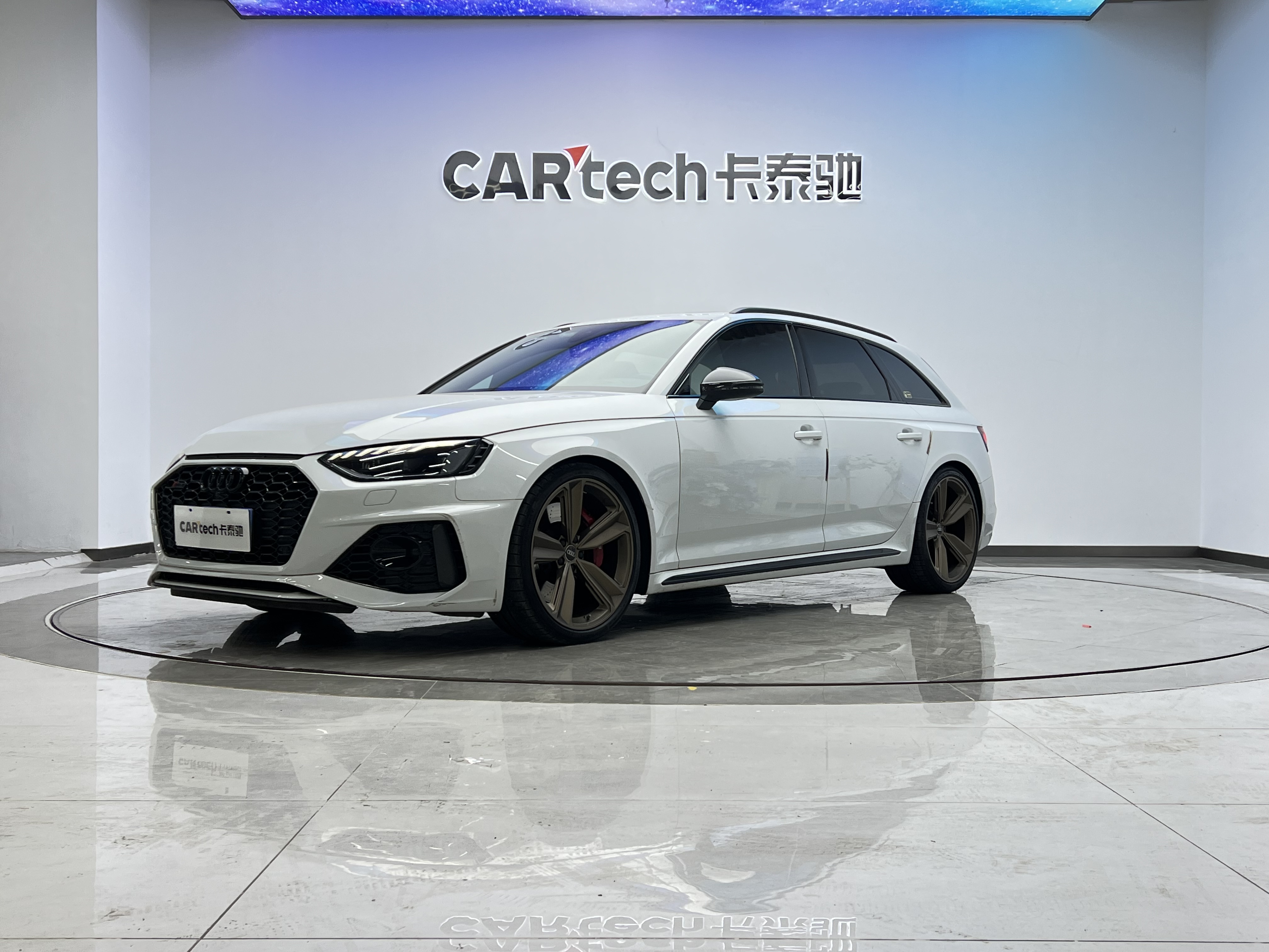 Audi RS 4 2022 car image #35