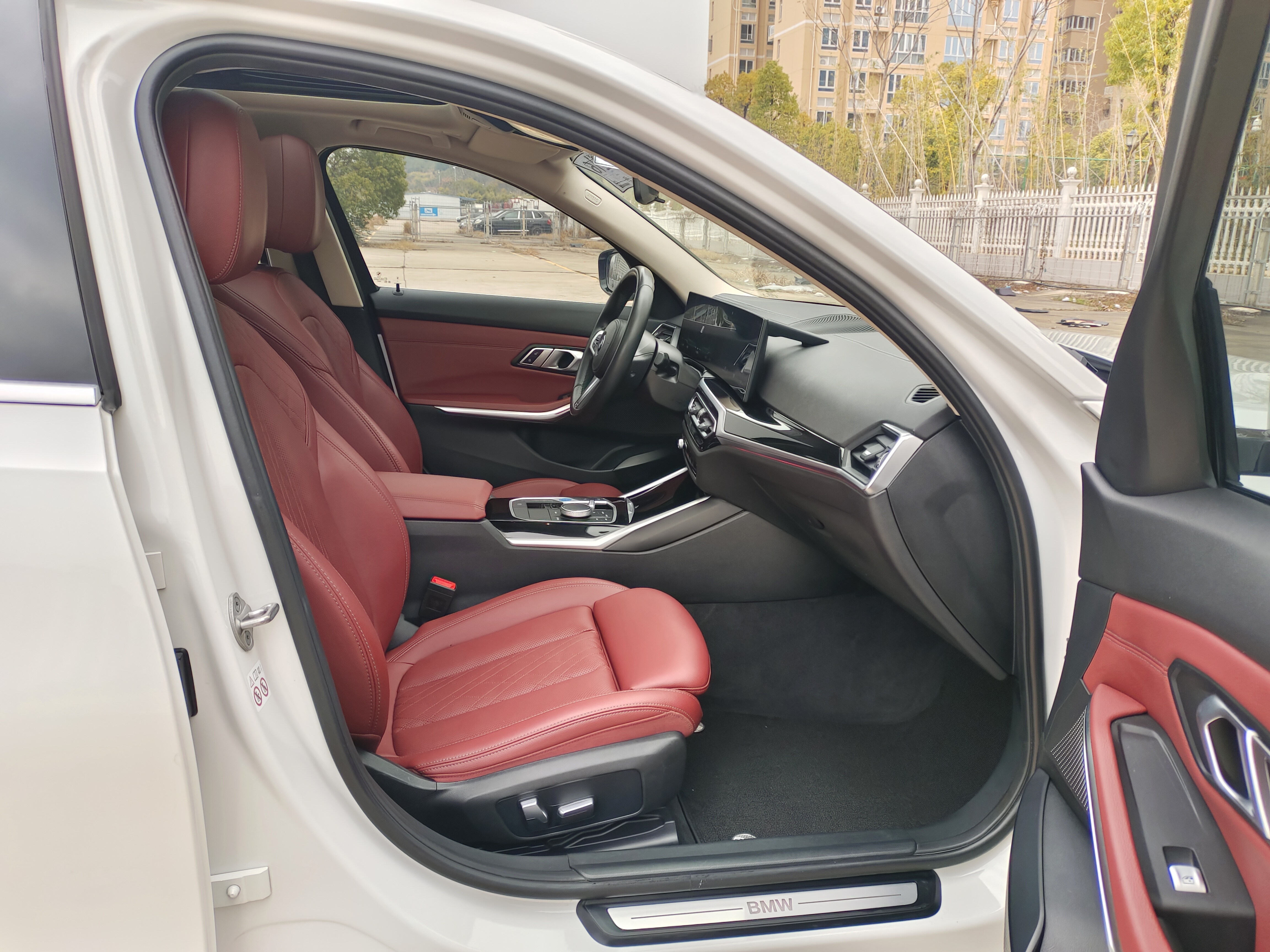 BMW i3 2023 car image #35