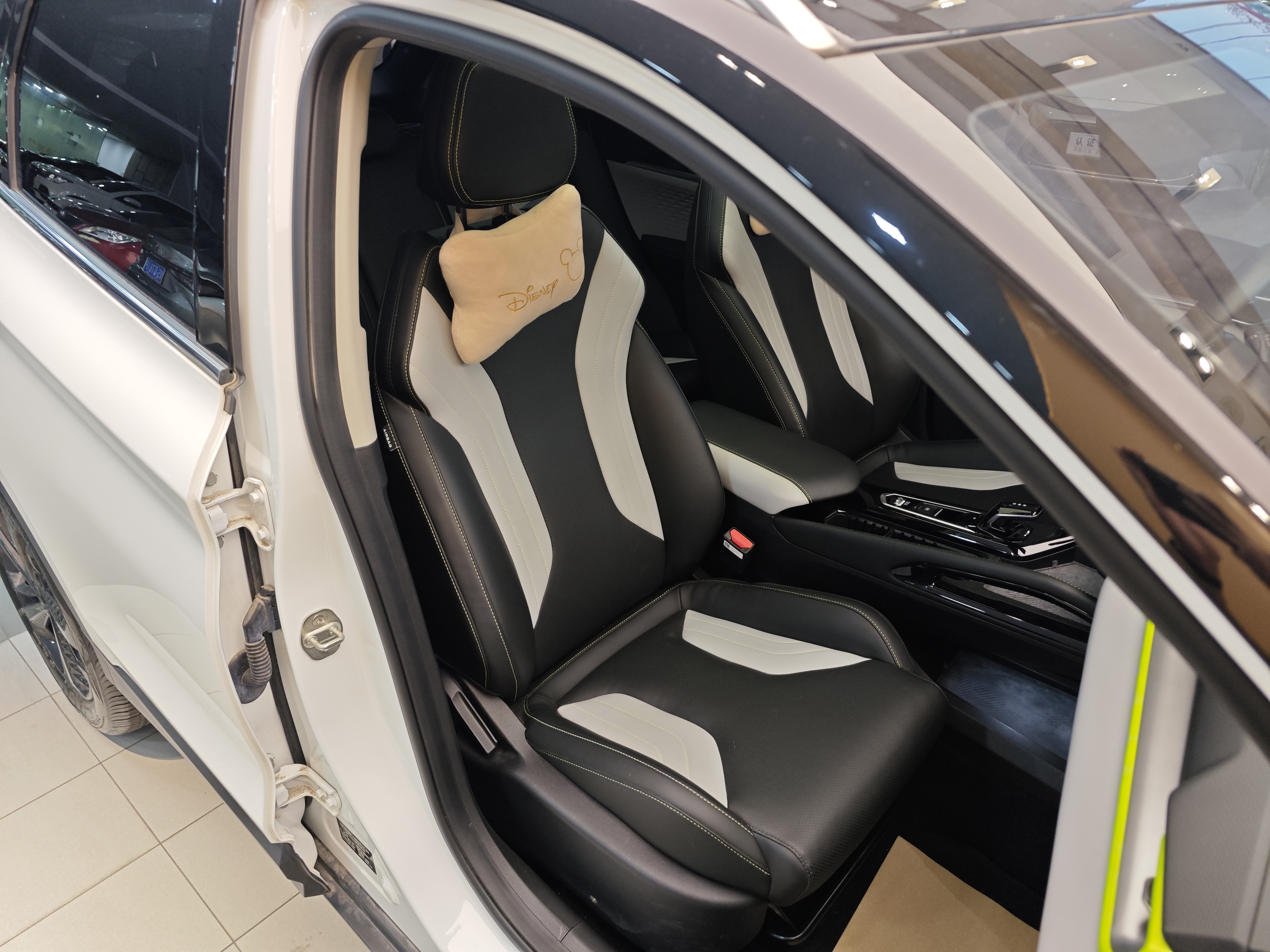 GEELY Coolray 2023 immagine di auto #35
