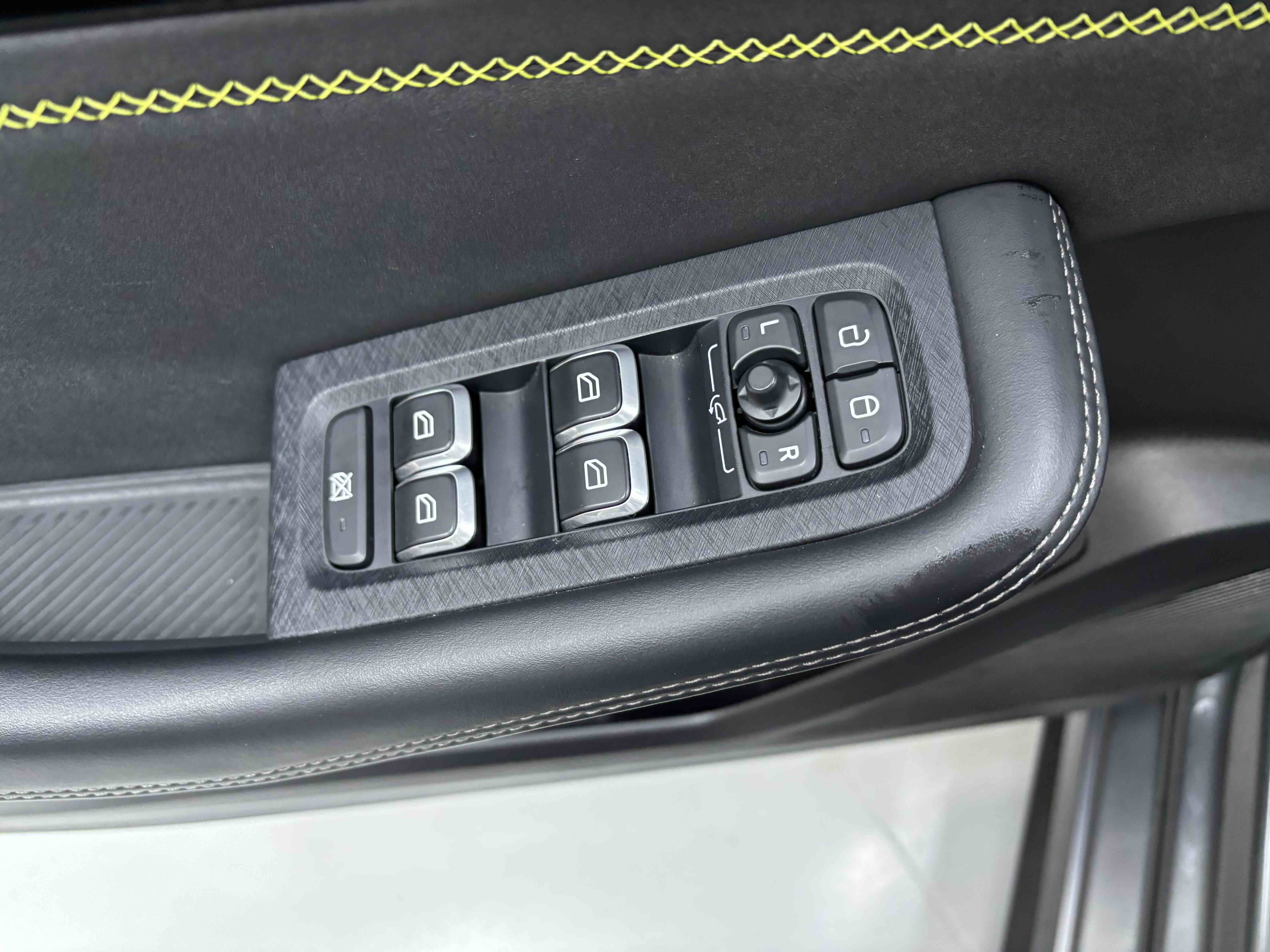 Lynk & Co 03 2023 car image #35