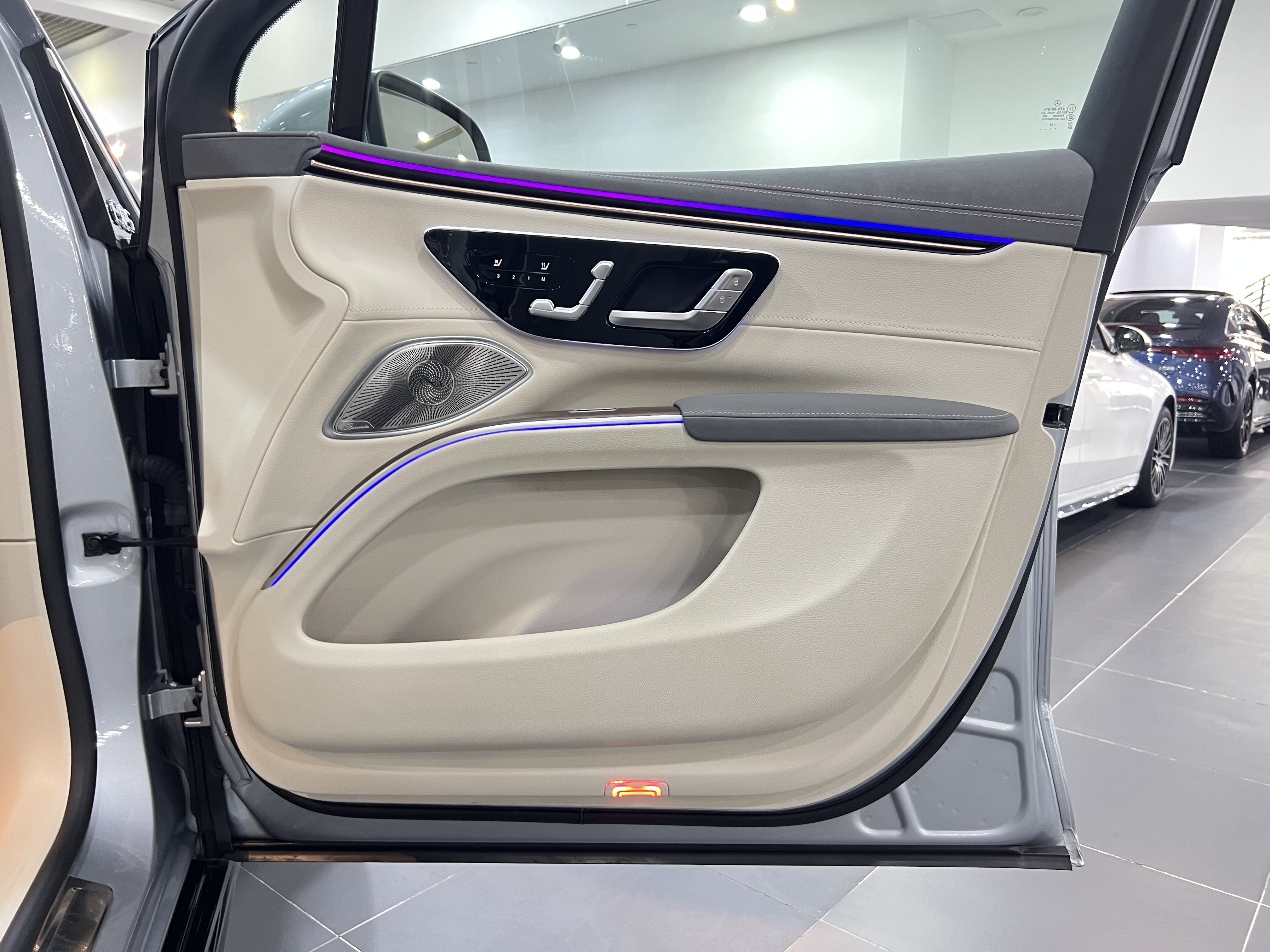 Mercedes-Benz EQS SUV 2023 car image #35