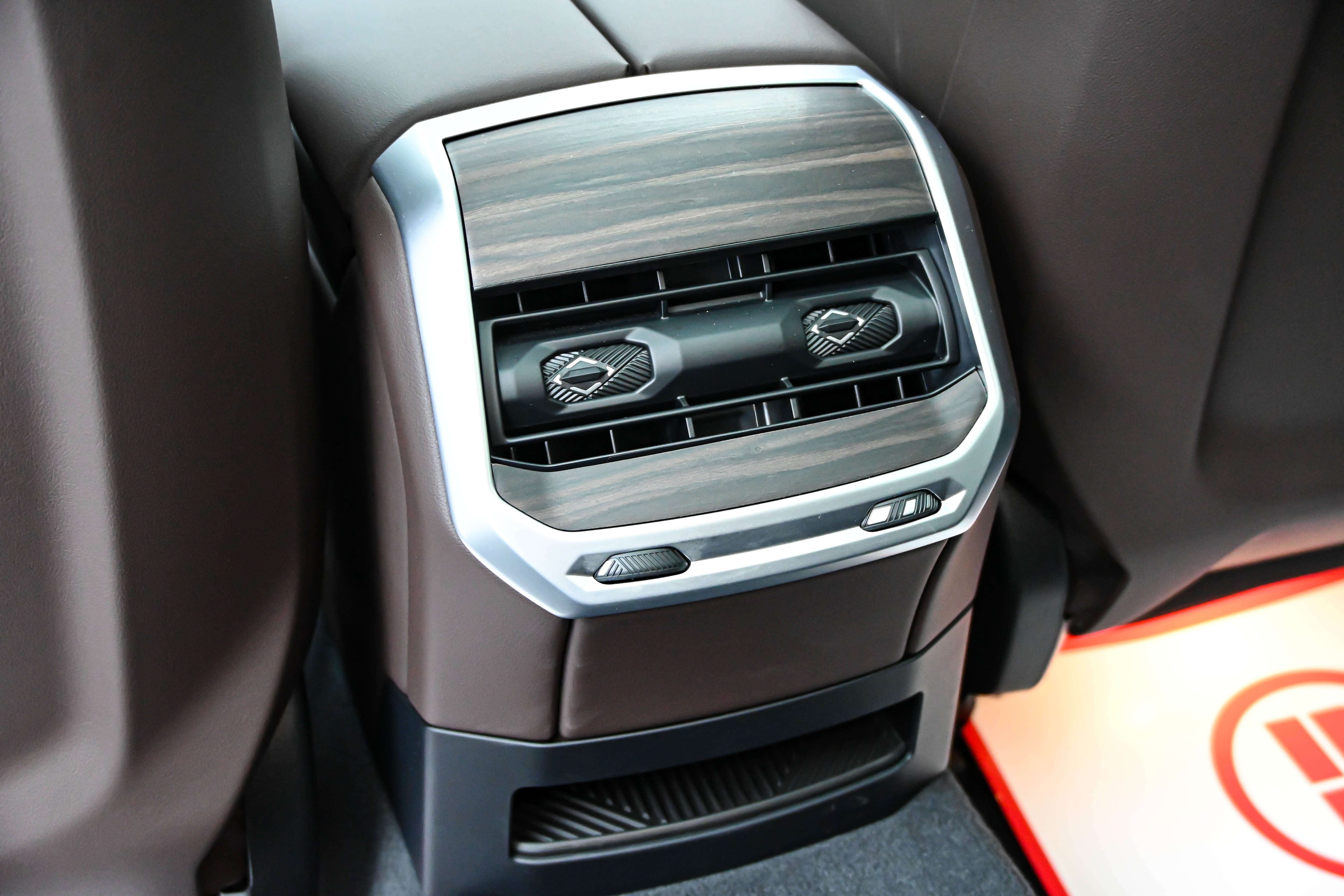 BMW i7 2024 #35 BMW i7 2024 car image #35