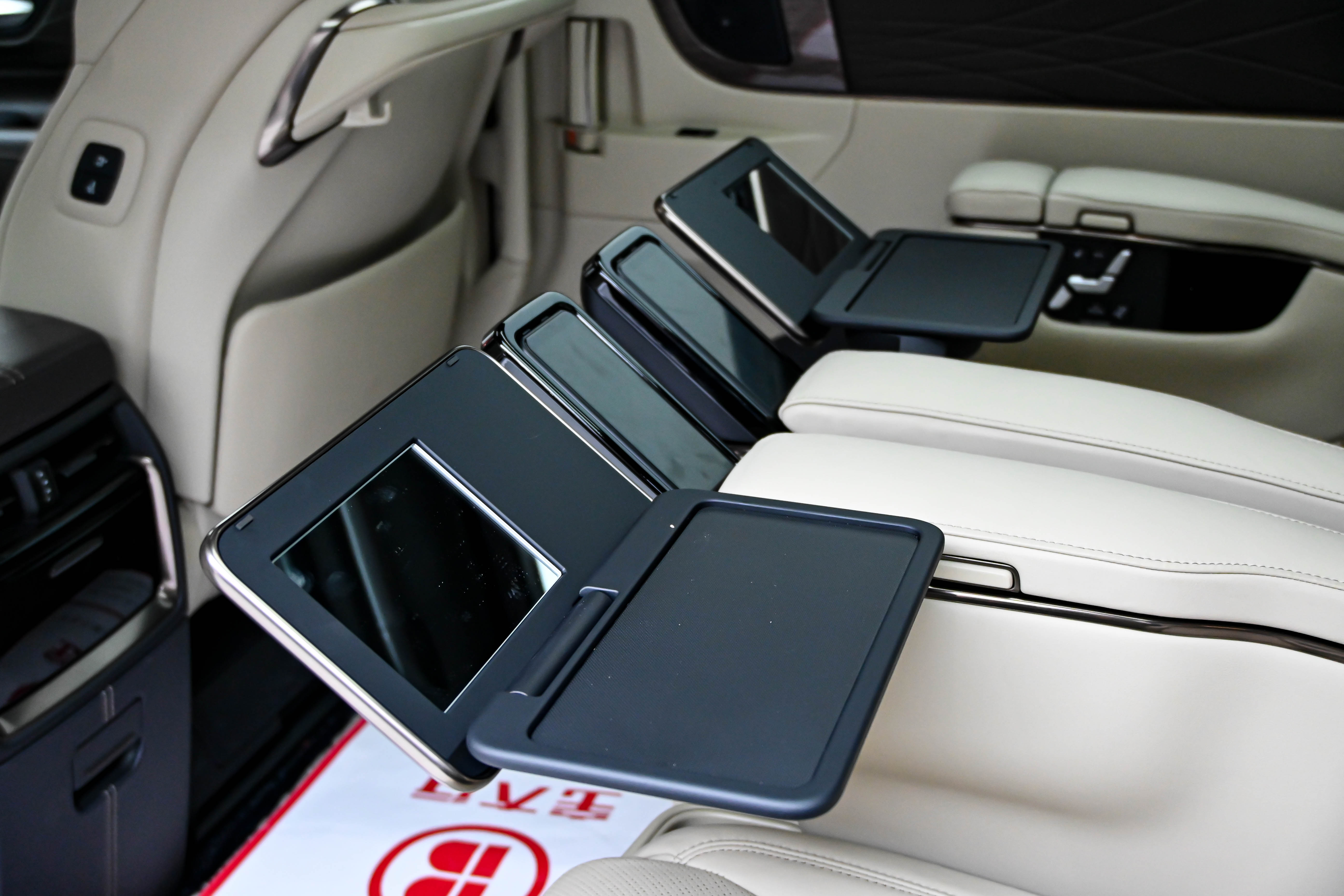 Toyota Vellfire 2026 صورة سيارة #35