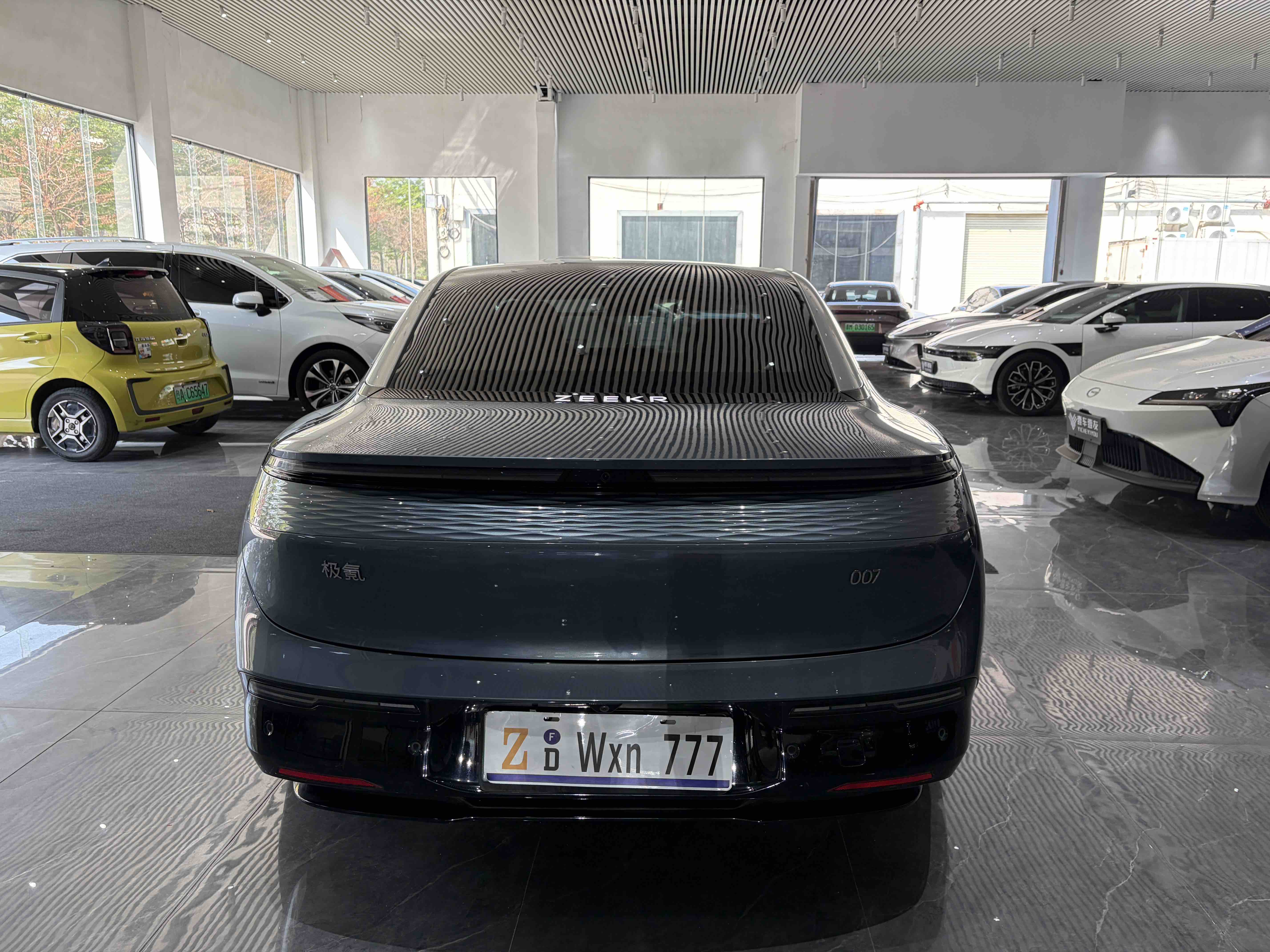 极氪 极氪007 2024 汽车图片 #35