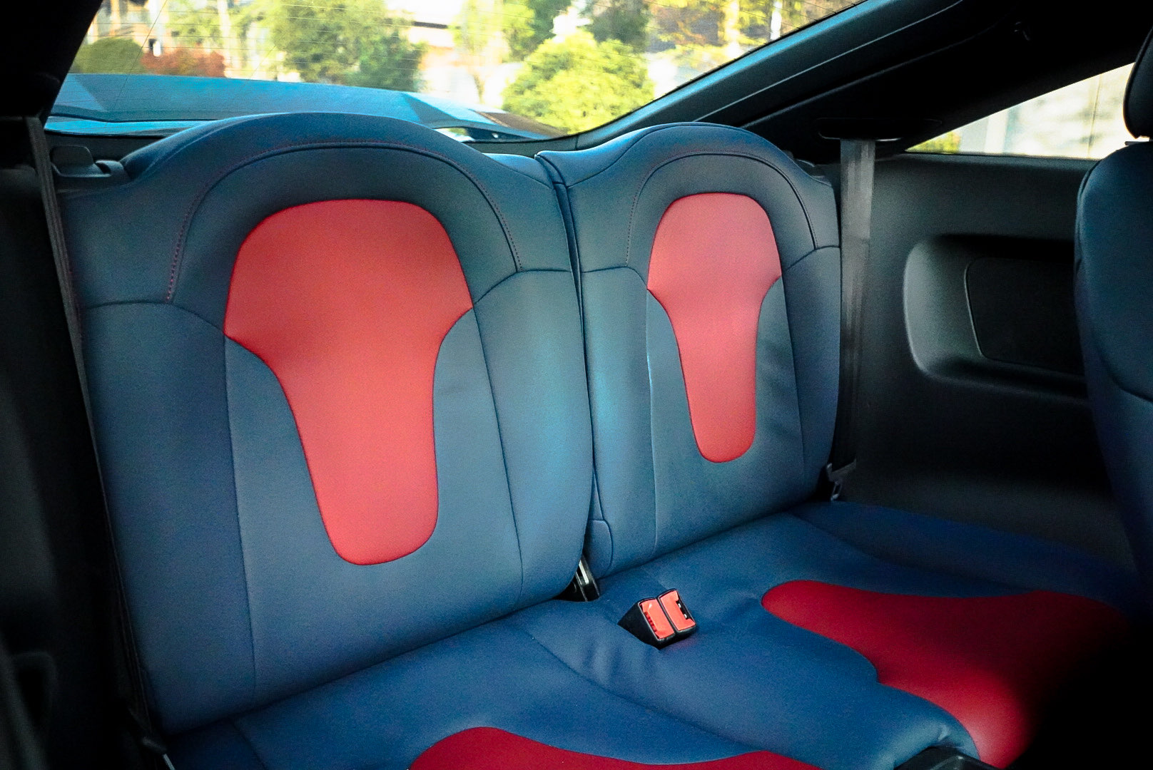 Audi TTS 2011 car image #35