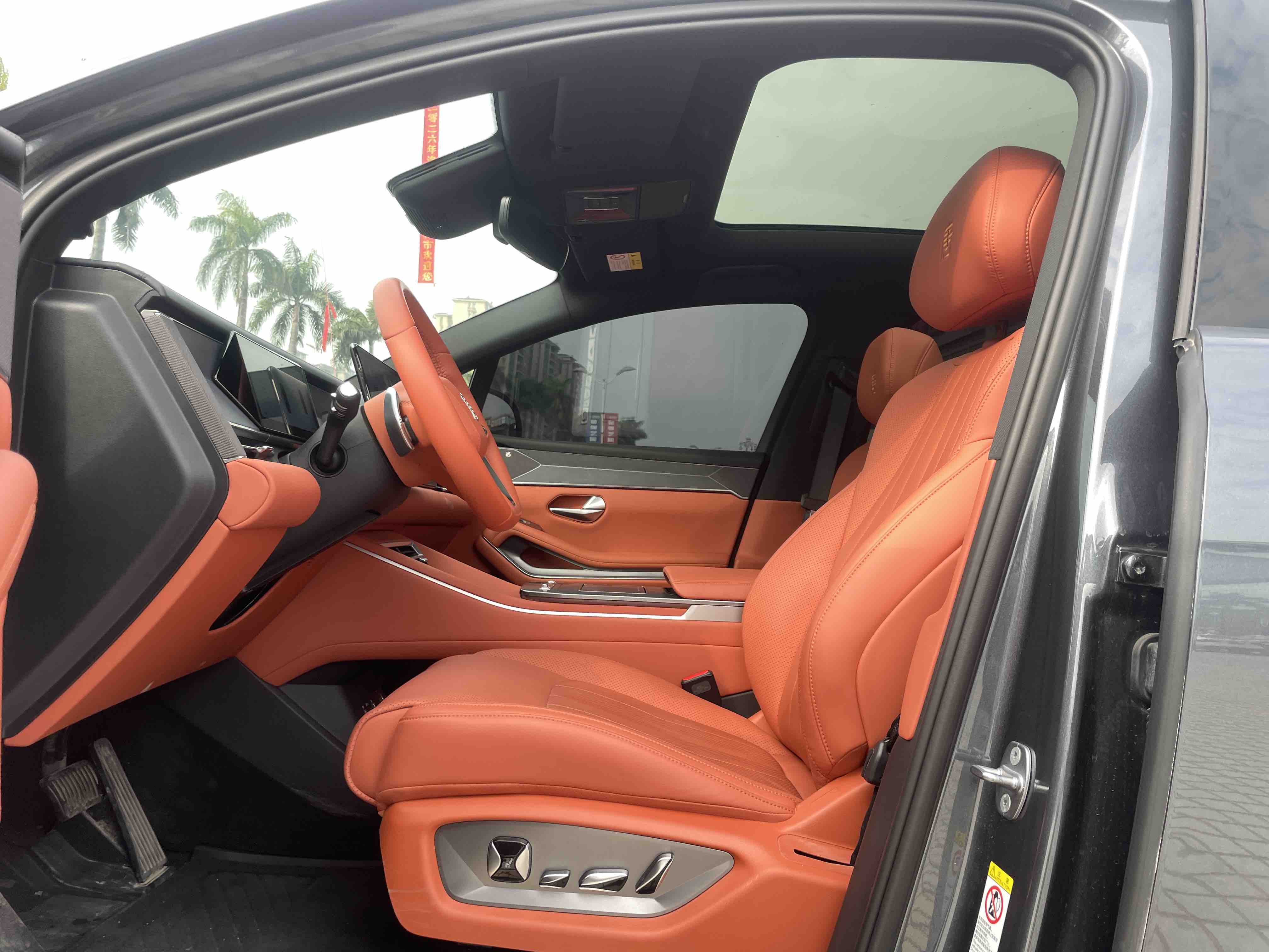 BYD Tang L 2025 immagine di auto #35