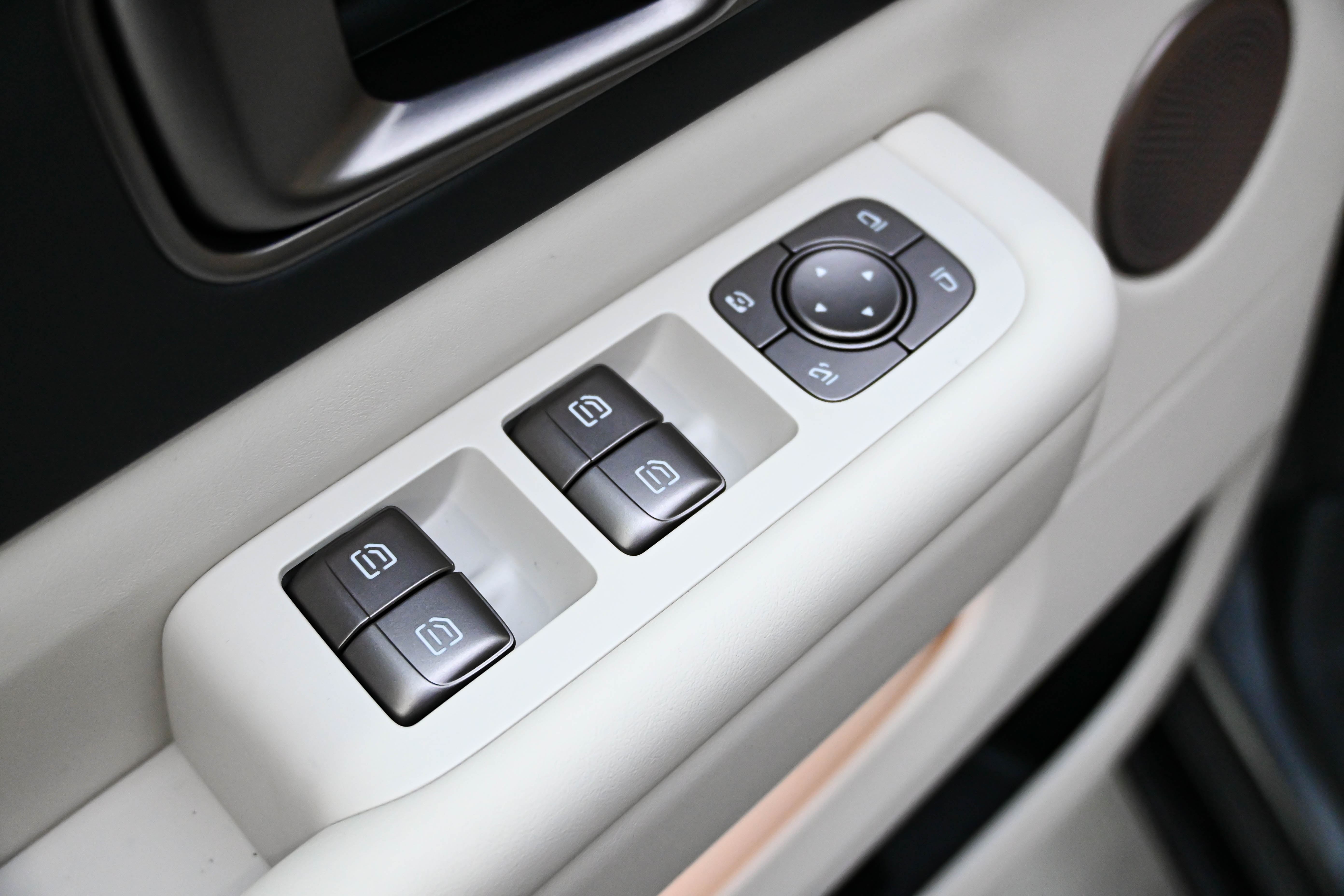 理想汽车 理想MEGA 2025 汽车图片 #35