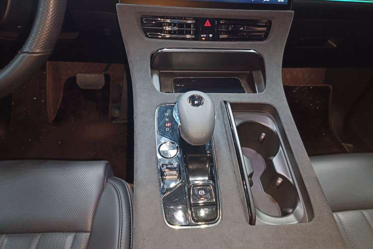 GAC Trumpchi E9 2023 imagem de carro #35