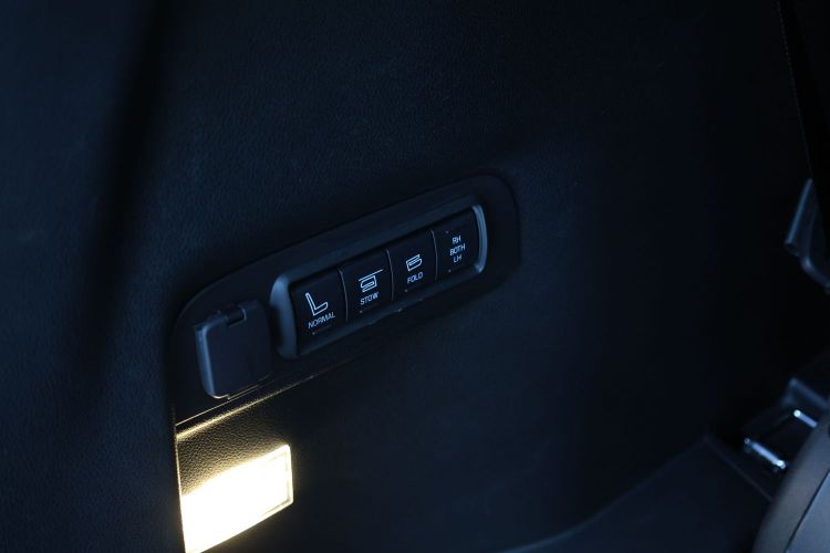 Ford Explorer (Imported) 2018 car image #35