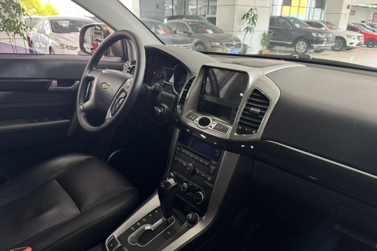 Chevrolet Captiva 2017 #35 Chevrolet Captiva 2017 car image #35