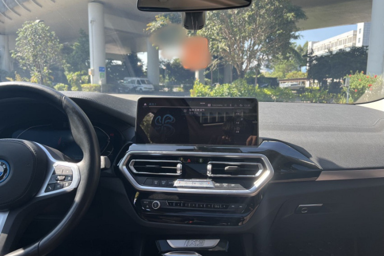 BMW iX3 2022 car image #35