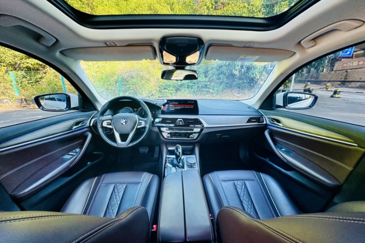 BMW M5 New Energy 2019 car image #35