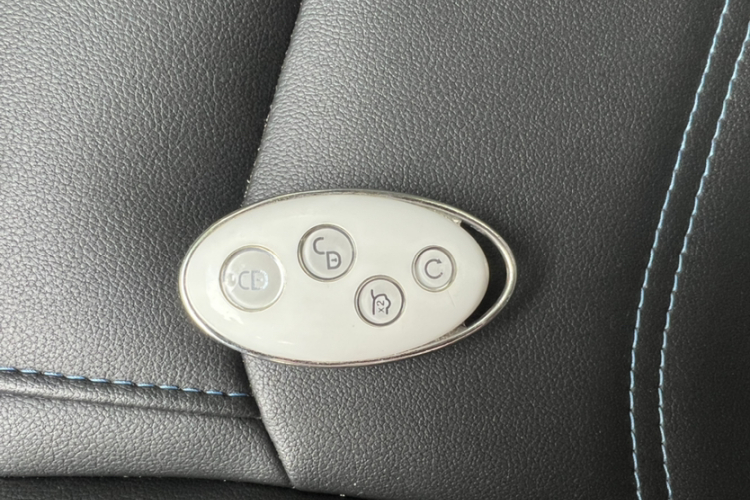 BYD Yuan New Energy 2019 immagine di auto #35