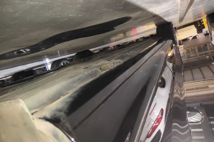 Mercedes-Benz E Class New Energy 2020 car image #35