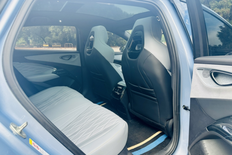 BYD Seal 2023 car image #35