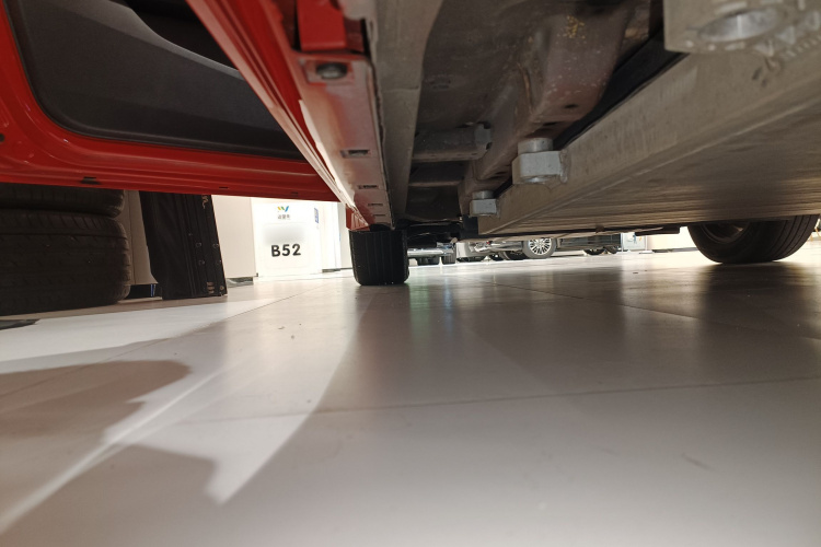 BYD e2 2020 изображение автомобиля #35