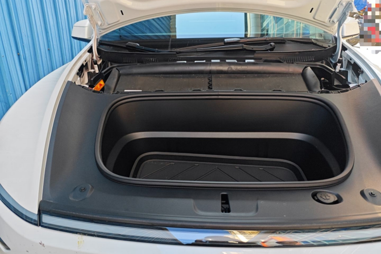 特斯拉 Model Y L 2025 汽车图片 #35