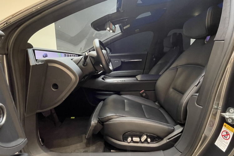 Avatr 12 2024 car image #35