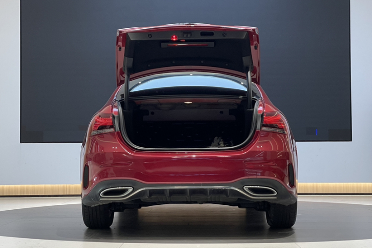 Mercedes-Benz A Class 2020 car image #35