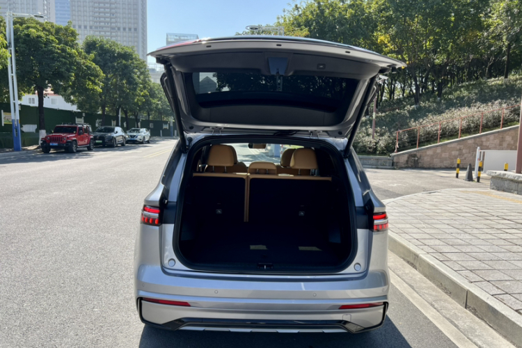 GEELY 2023 car image #35