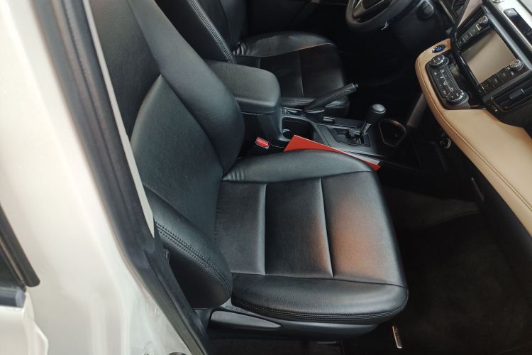 Toyota RAV4 2018 #35 Toyota RAV4 2018 car image #35