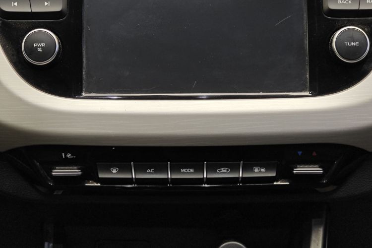 Vision X3 2019 car image #35