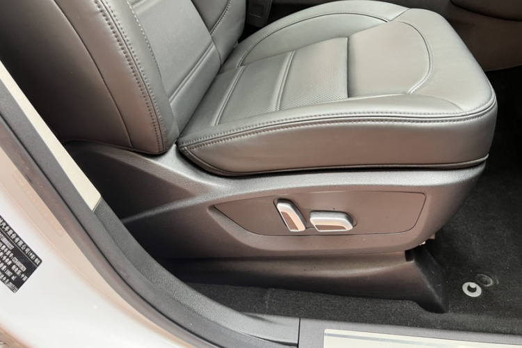 Haval H8 2018 car image #35