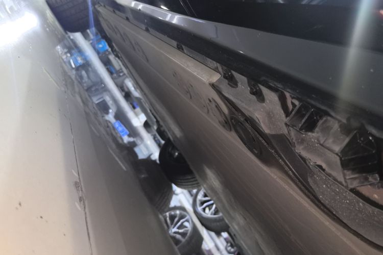 BMW iX 2024 car image #35