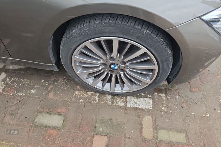 BMW 3 Series 2019 car image #9