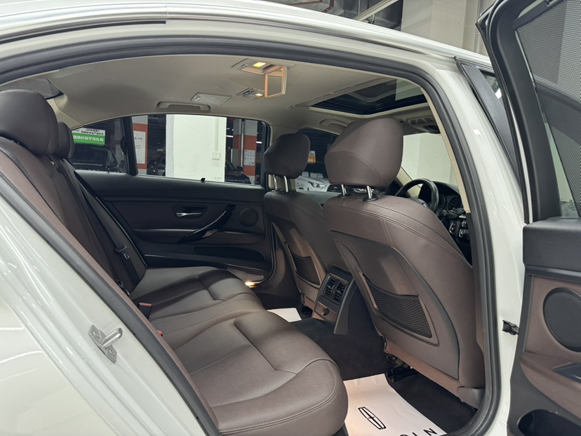 BMW 3 Series 2018 #4 BMW 3 Series 2018 car image #4