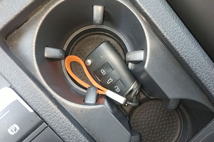 Volkswagen Golf 2020 car image #9