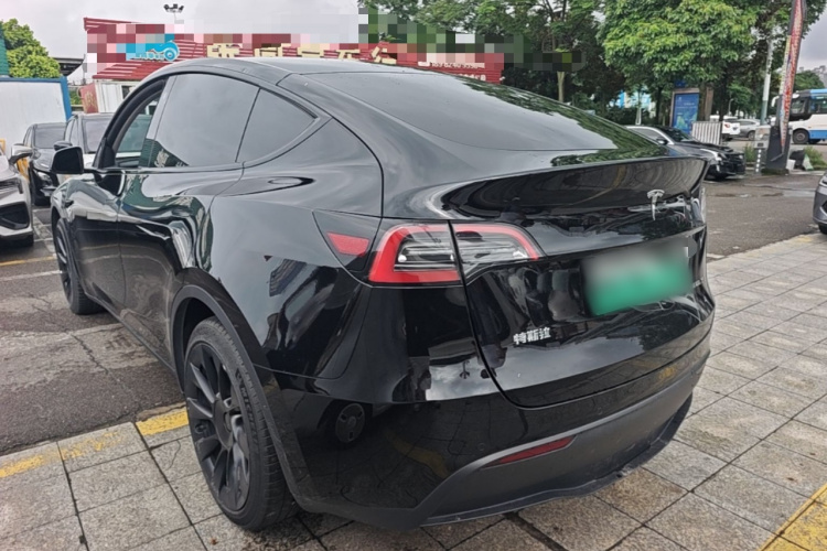 Tesla Model Y 2022 car image #5